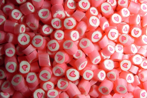 粉色爱心糖果