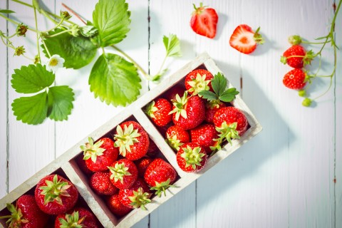 盒子里的新鲜草莓