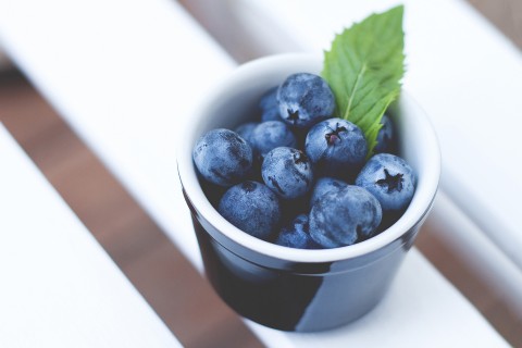 杯子里的蓝莓