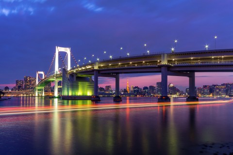 日本彩虹大桥夜景