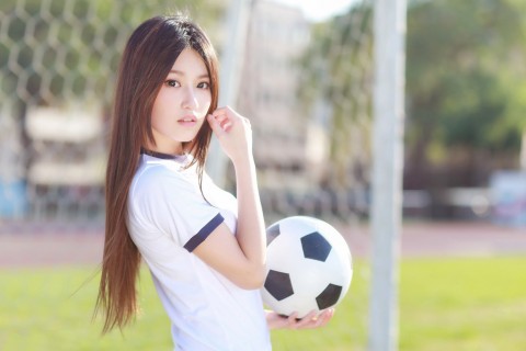 清纯足球美女