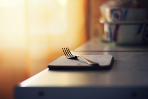 桌上的叉子