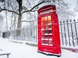 雪中电话亭