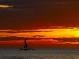 帆船上看夕阳