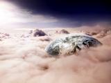 云层中的地球