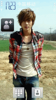 空旷郊外的金贤重